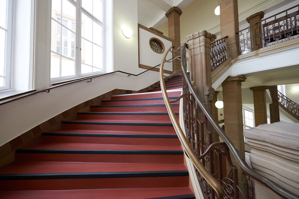 Treppen im Hauptgebäude